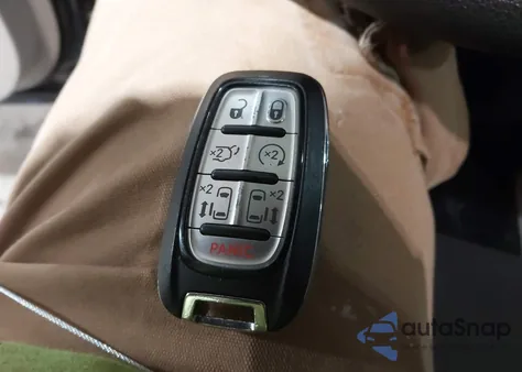 2018 Chrysler Pacifica Touring Plus z USA, uszkodzony, nr VIN 2C4RC1FG7JR116814